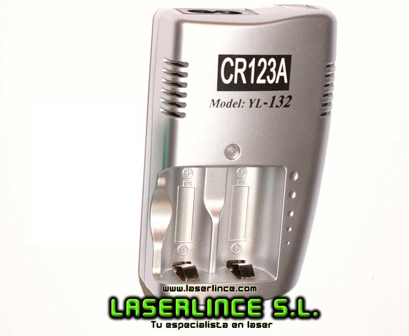 02 Cargador de baterÃ­as recargables CR123A